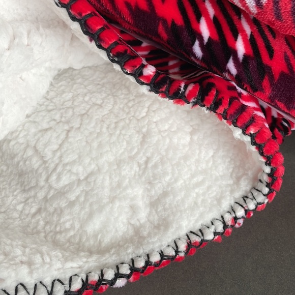 BRAND NEW Matching PINK Socks and Blanket - Picture 6 of 8